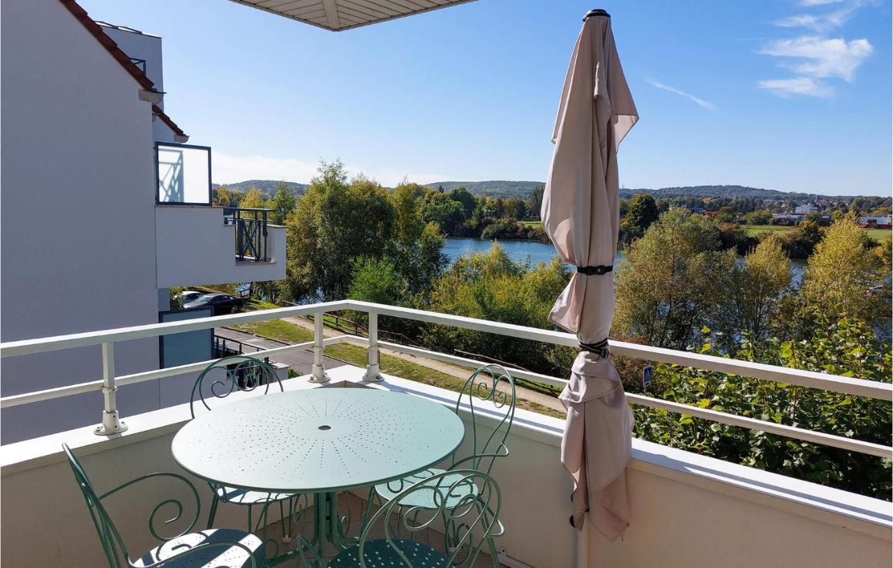 Awesome Apartment In Triel-Sur-Seine With Kitchen Exterior foto