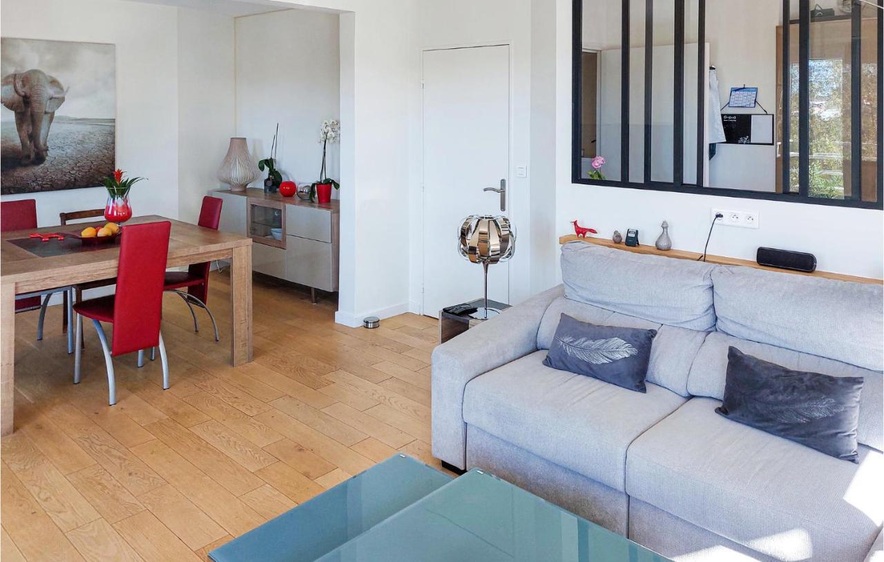 Awesome Apartment In Triel-Sur-Seine With Kitchen Exterior foto